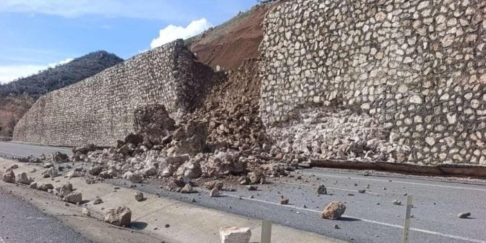 Kahta–Diyarbakır Karayolunda İstinat Duvarı Yıkıldı