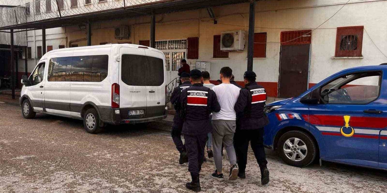 Kesinleşmiş 12 Yıl Cezayla Aranan 2 Şahıs Yakalandı