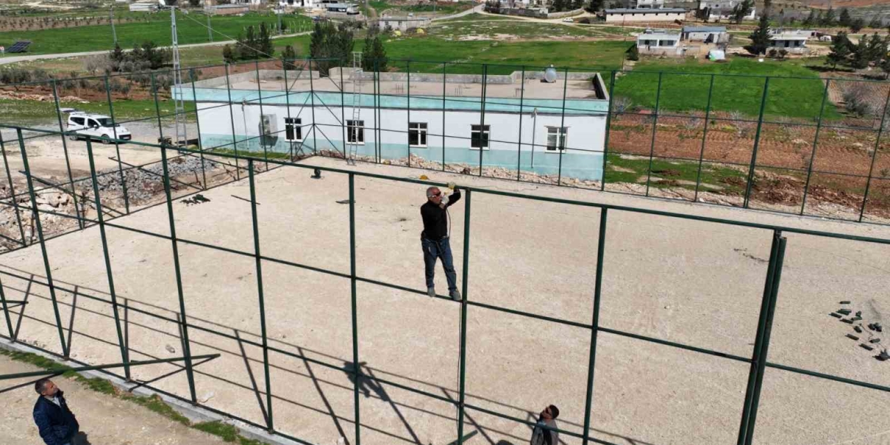 Olukyanı Ve Payamlı Halı Sahaları Tamamlanıyor