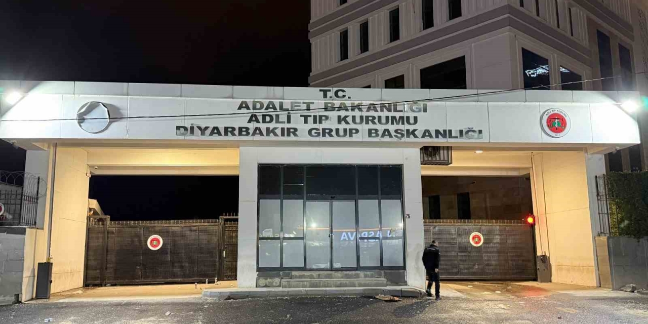 Eşi İle Uygunsuz Şekilde Yakaladığı Adama Kurşun Yağdırdı: 1 Ölü, 1 Yaralı