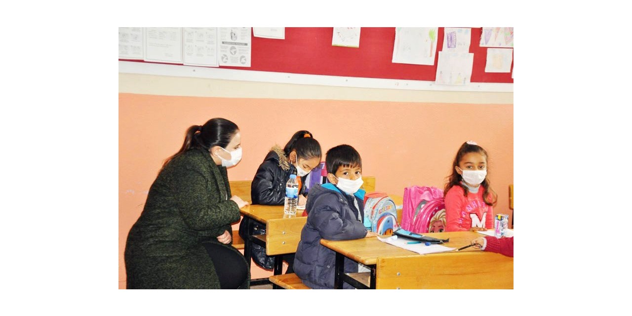 Kaymakam Demir’den İlkokul Öğrencileriyle Bir Araya Geldi