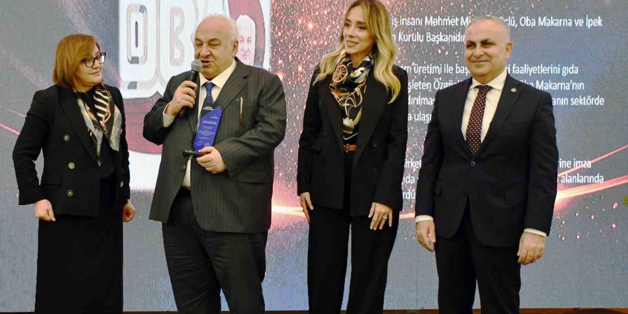 Musa Özgüçlü’ye "sağlığa En Büyük Yatırım Yapan Hayırsever" Ödülü