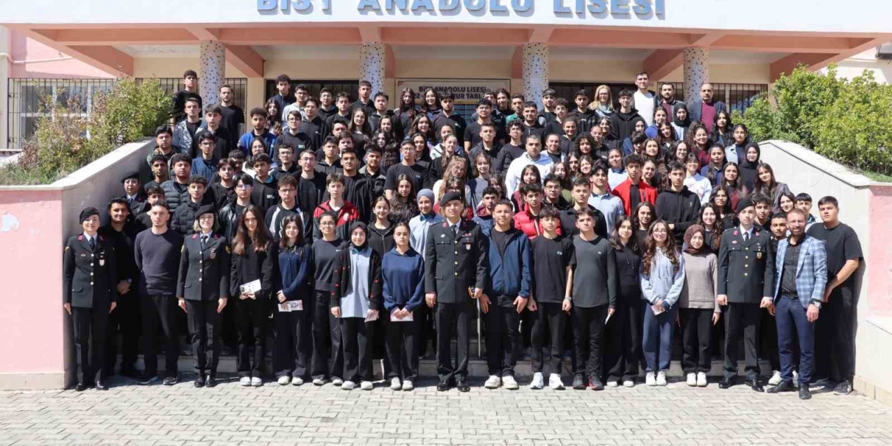 Gaziantep’te Öğrencilere Jandarma Mesleği Tanıtıldı
