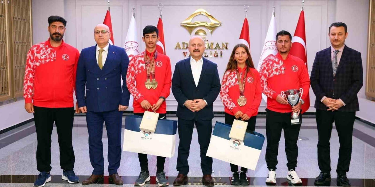 Vali Varol, Balkan Şampiyonlarını Ödüllendirdi