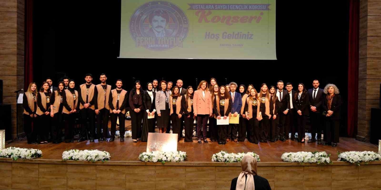 "ustalara Saygı" Konserleri Ferdi Tayfur Şarkılarıyla Devam Etti