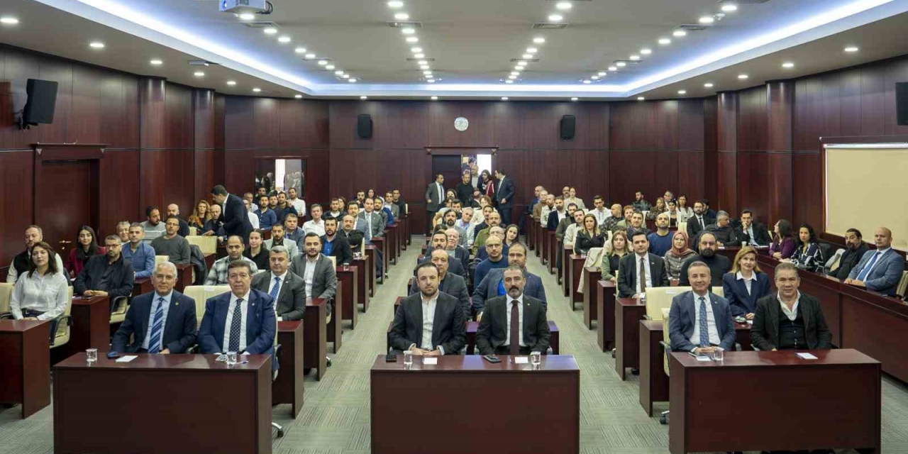 Gaziantep Dijital İnşaat Zirvesi’nde Sektörün Geleceği Konuşuldu