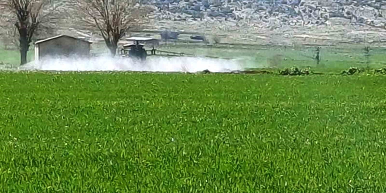 Araban’da Sarı Pas Hastalığını Önlemek Amaçlı İlaçlı Mücadele Başlatıldı