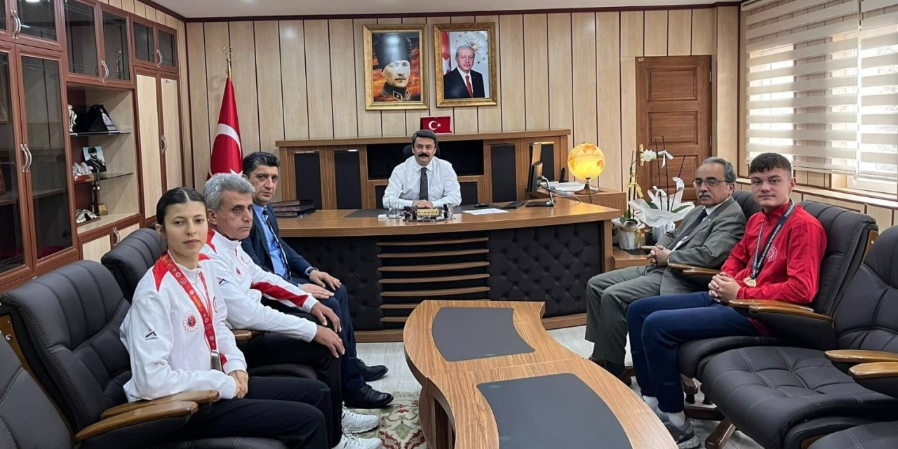 Besnili Şampiyon Sporculardan Kaymakam Aslan’a Ziyaret