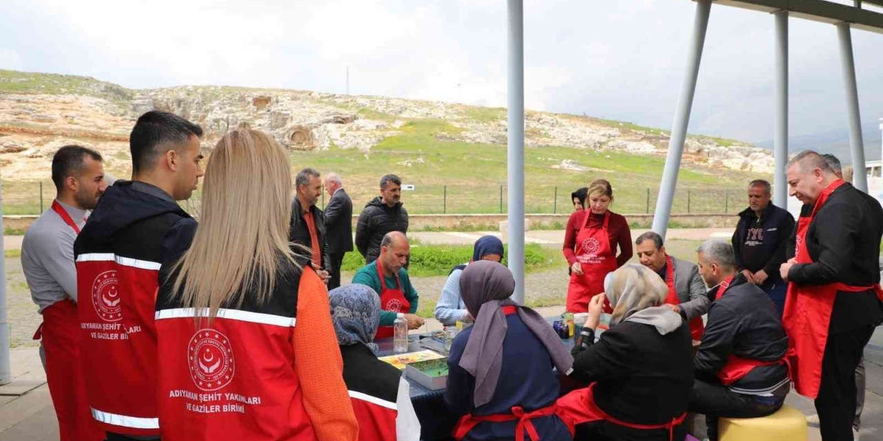 Şehit Yakınları Ve Gaziler, Perre Antik Kenti’nde Ebru Sanatıyla Buluştu