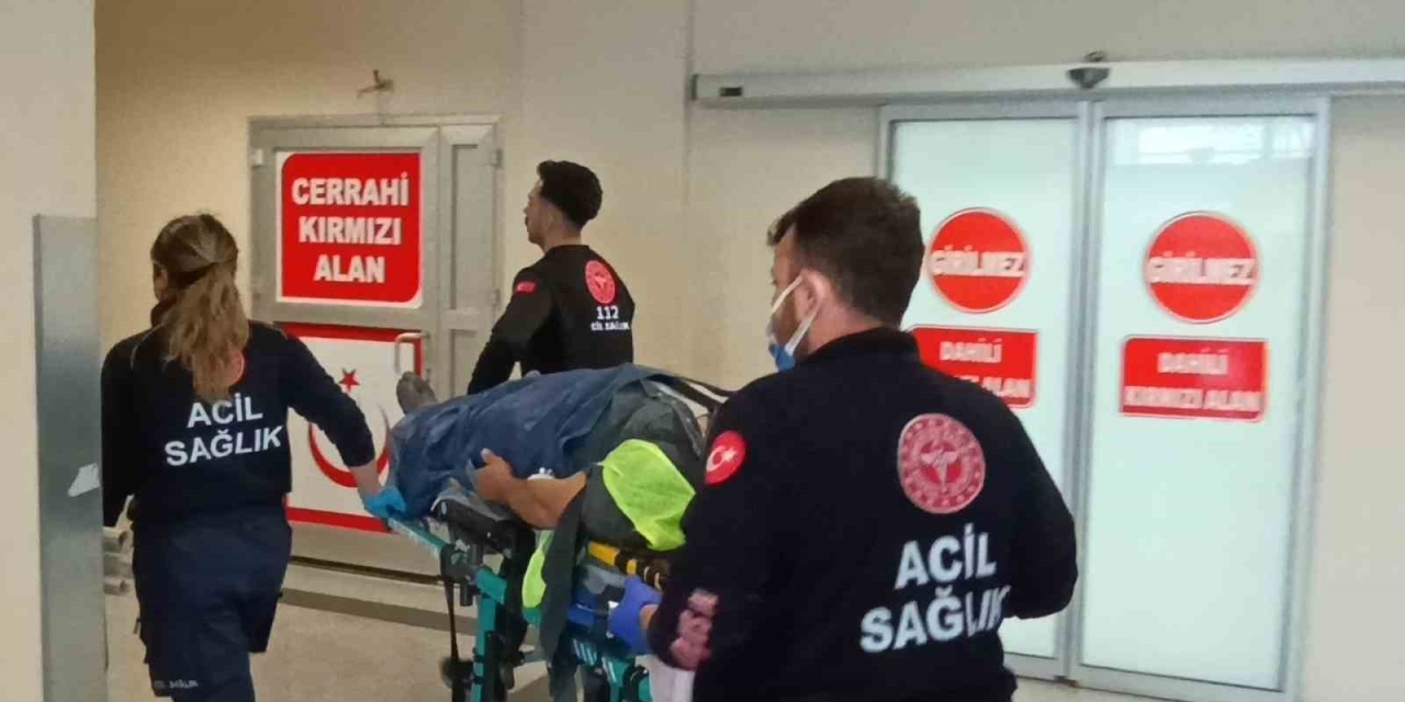 İnşaat İskelesi Çöktü Bir İşçi Yaralandı