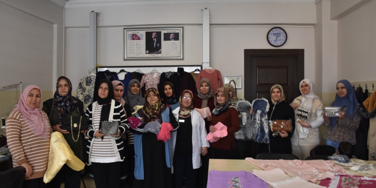 Atık Kumaşlar Kadınların Ellerinde Yeniden Şekilleniyor