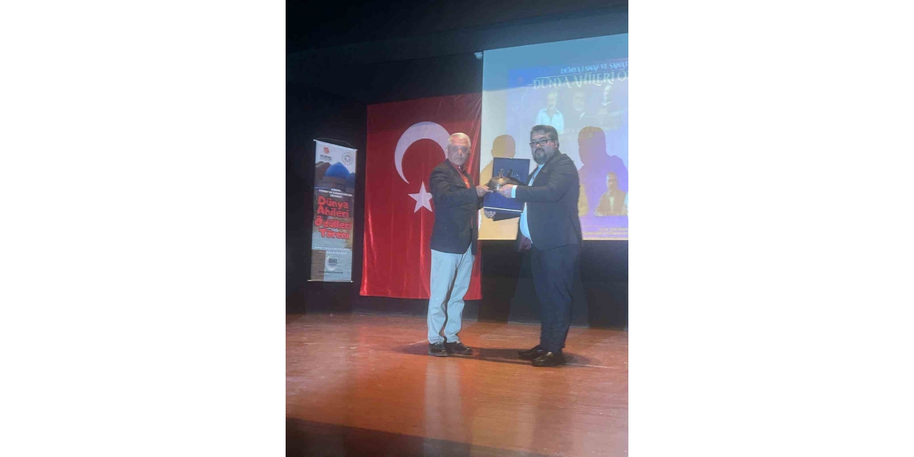 Kasap Halil Usta’nın Sahipleri Bakışgan Kardeşlere Dünya Ahilik Ödülü