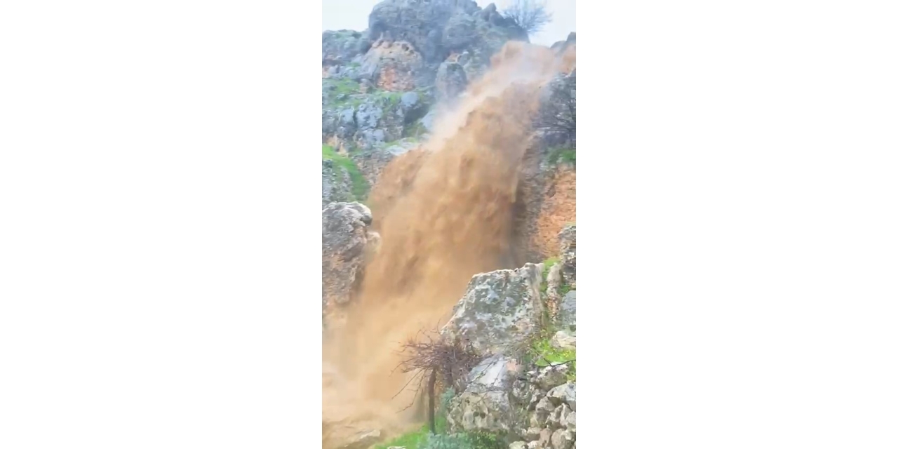 Sağanak Yağış Şelalelerin Debisini Yükseltti