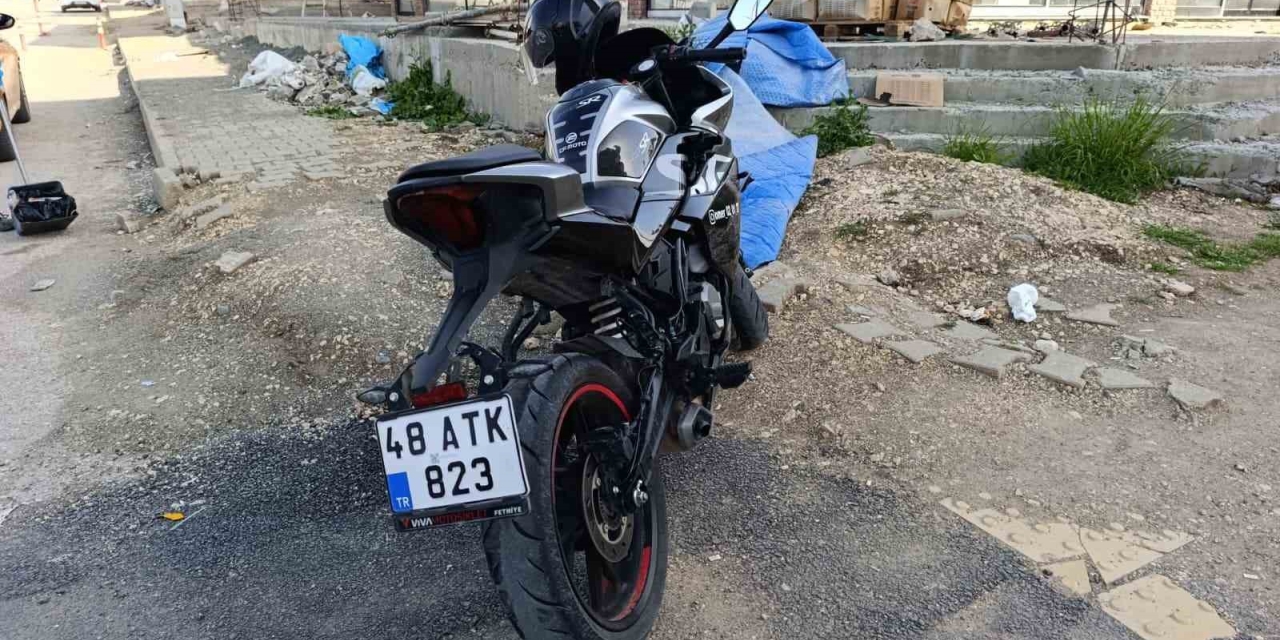 Ticari Taksiyle Çarpışan Motosiklet Sürücüsü Yaralandı