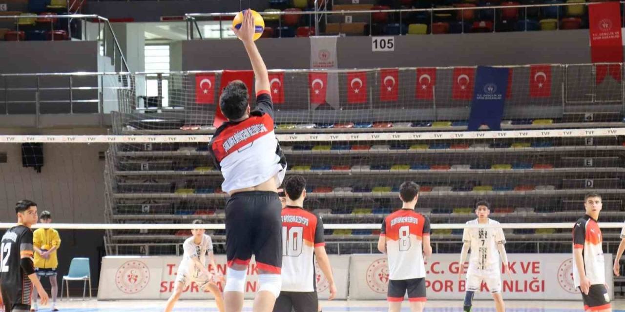 Şanlıurfa Büyükşehir Belediyesi Genç Erkekler Voleybol Takımından Filede İkinci Galibiyet