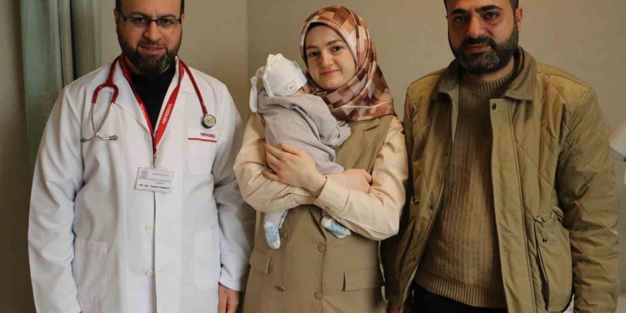 Dünyada 5 Binde Bir Görülüyor: Yemek Borusu Kapalı Doğan Bebek, Ameliyat İle Sağlığına Kavuştu