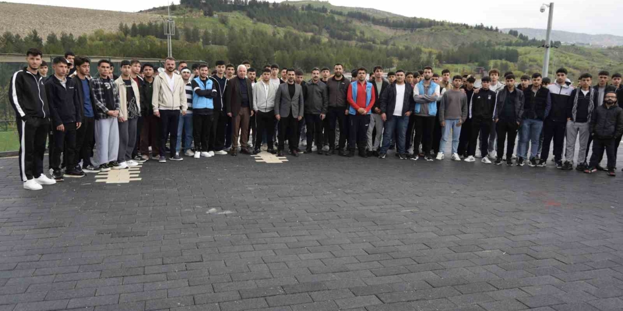 Dicle Selahaddin Eyyubi Gençlik Kampı Gençleri Ağırlamaya Devam Ediyor