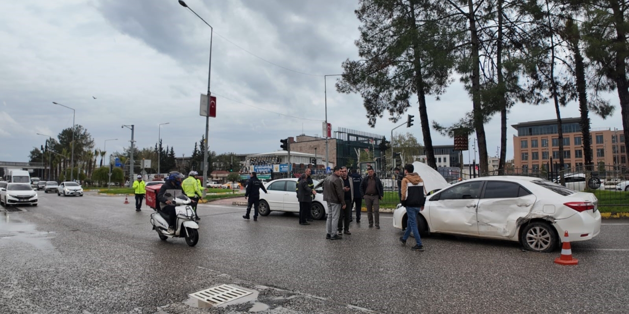 Adıyaman’da Dört Araç Bir Birine Girdi