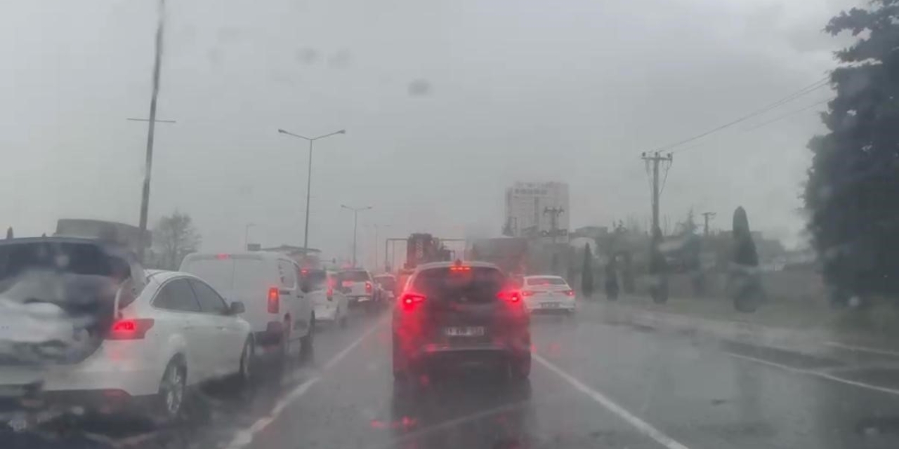 Diyarbakır’da Sağanak Ve Dolu Yağışı Etkili Oldu