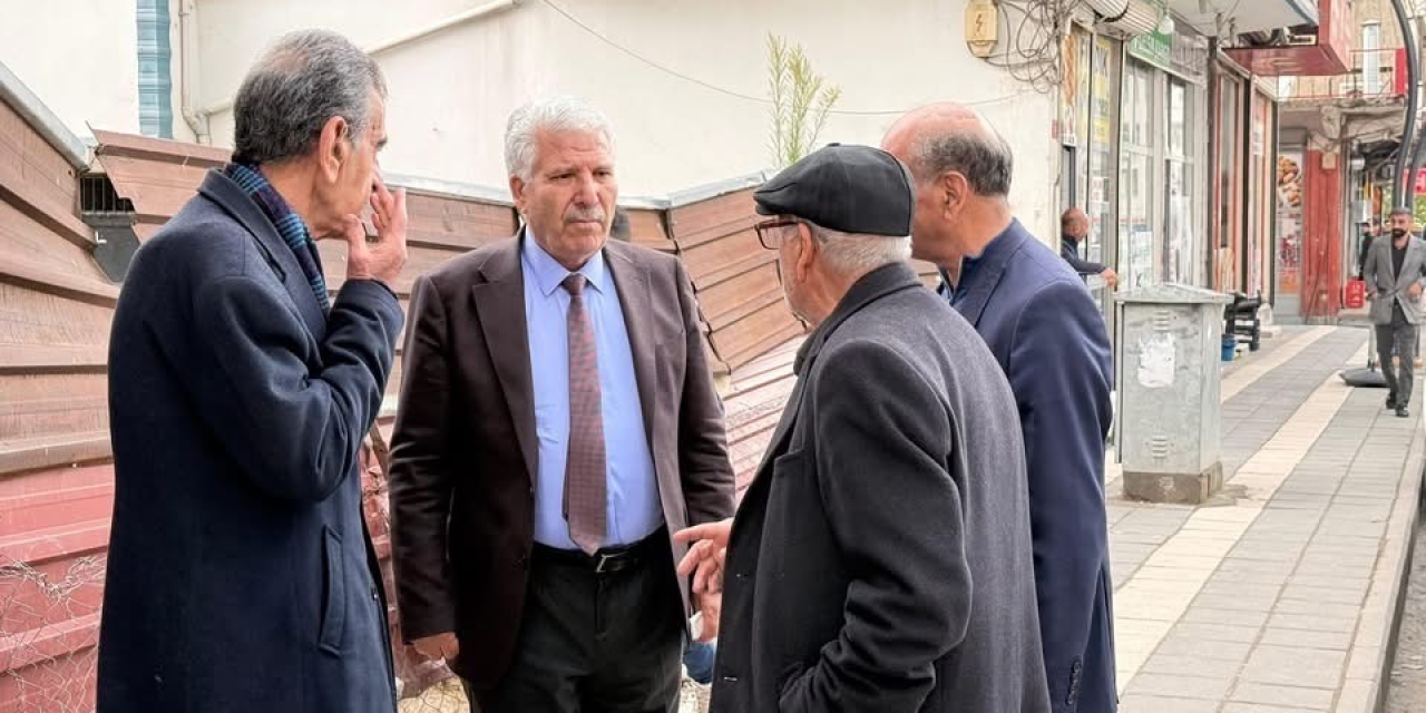 Başkan Karamehmetoğlu Esnaf Ve Vatandaşlarla Bir Araya Geldi