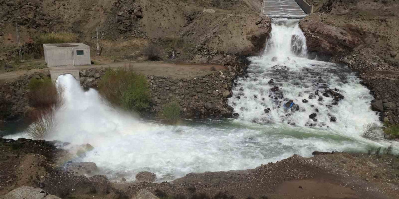 Malatya’da Barajlar Doldu, Kapaklar Açıldı