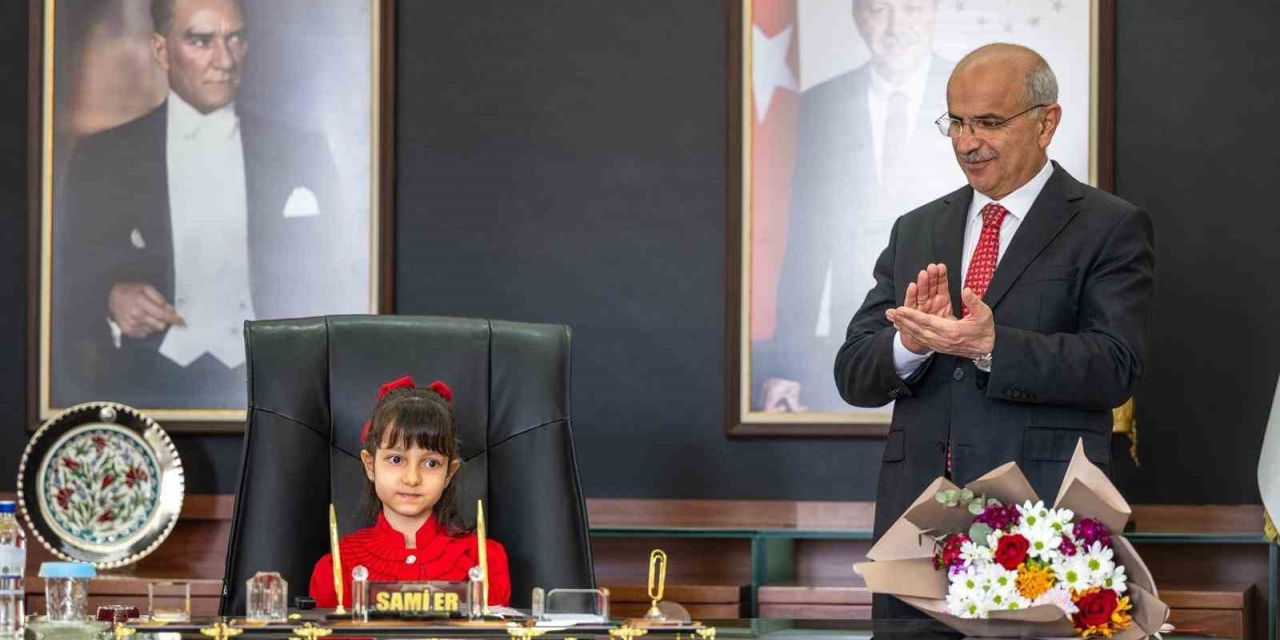 Malatya Büyükşehir Belediye Başkanı Sami Er, Koltuğunu Ece Sayar’a Devretti