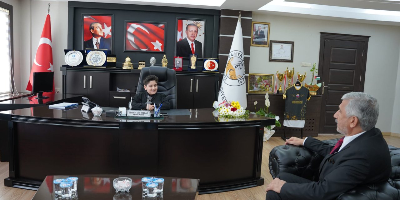 Başkan Hallaç, Koltuğunu 10 Yaşındaki Ebubekir’e Devretti