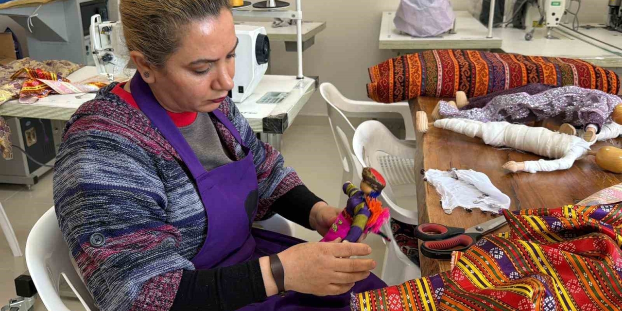 Depremde İş Yerini Kaybeden Kadınlar Yeniden Üretime Başladı