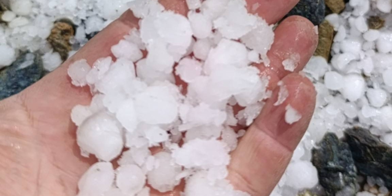 Malatya’da Dolu Kayısı Bahçelerine Zarar Verdi