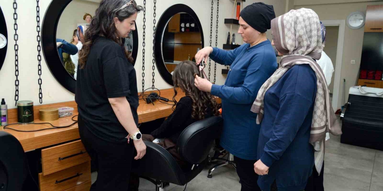 Kadınlar Dismek’te Meslek Öğreniyor