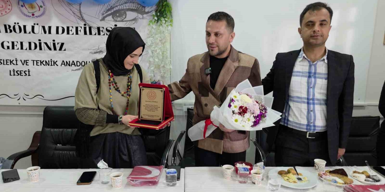 Genç Tasarımcılar Usta İsimle Bir Araya Geldi