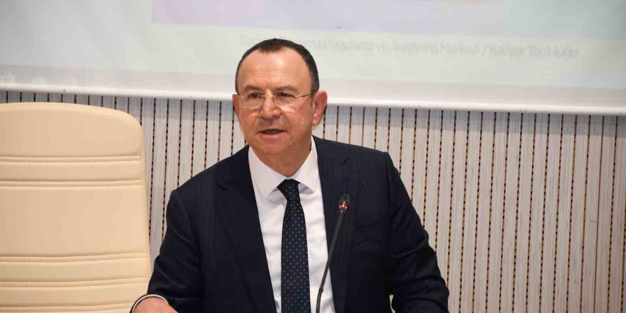 Gülsan Holding Yönetim Kurulu Başkanı Mustafa Topçuoğlu, Kilis’te Üniversitelilerle Buluştu