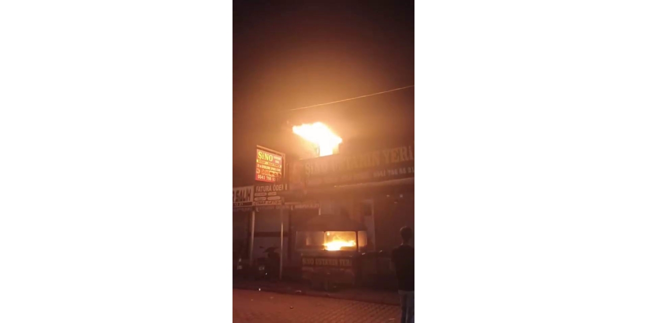 Diyarbakır’da Lokanta Alevlere Teslim Oldu