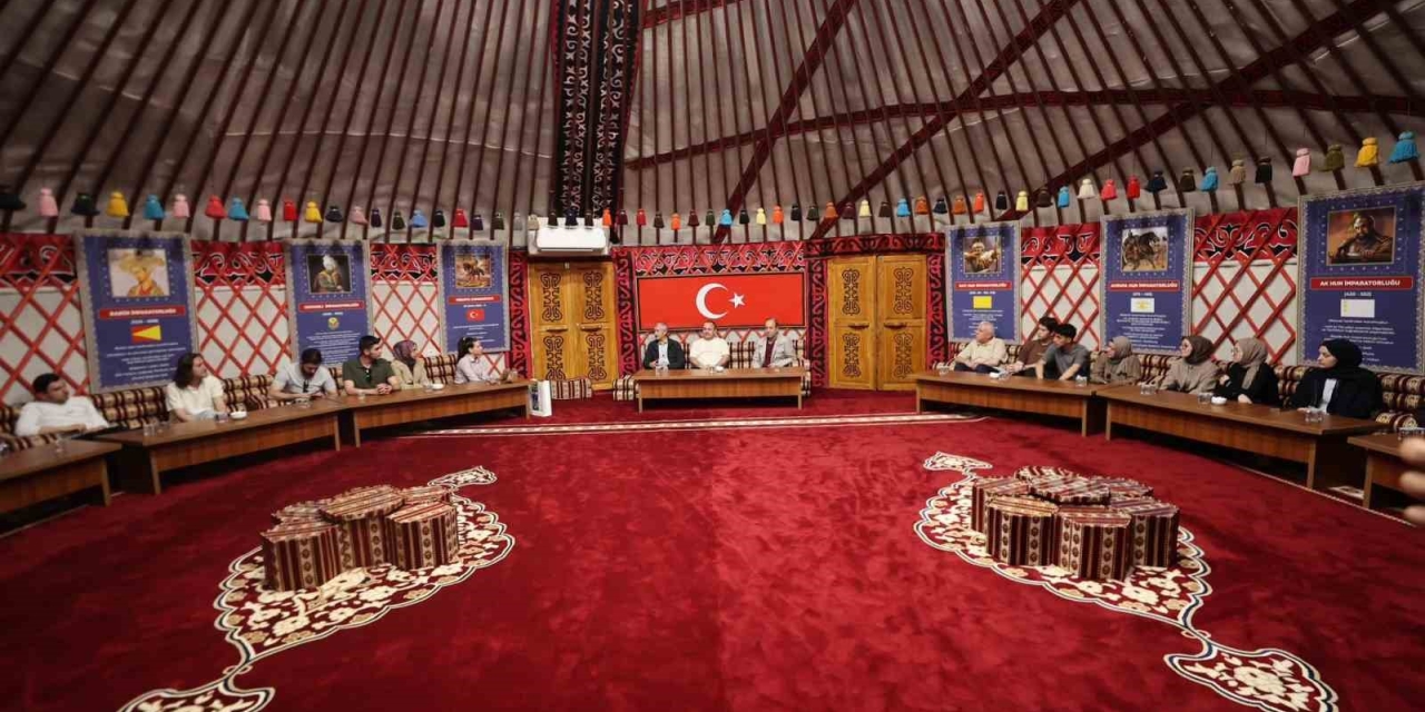 Tahmazoğlu Ankara Üniversitesi Öğrencileri İle Bir Araya Geldi