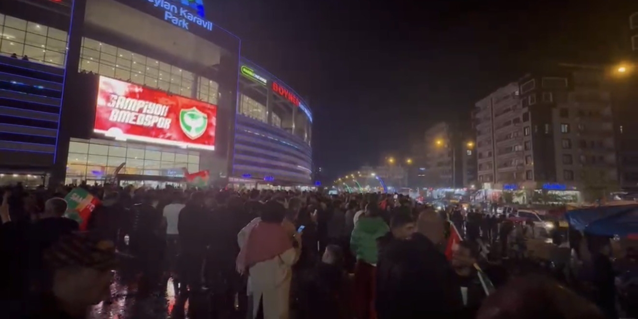 Ceylan Karavil Park Avm’de Şampiyonluk Coşkusu