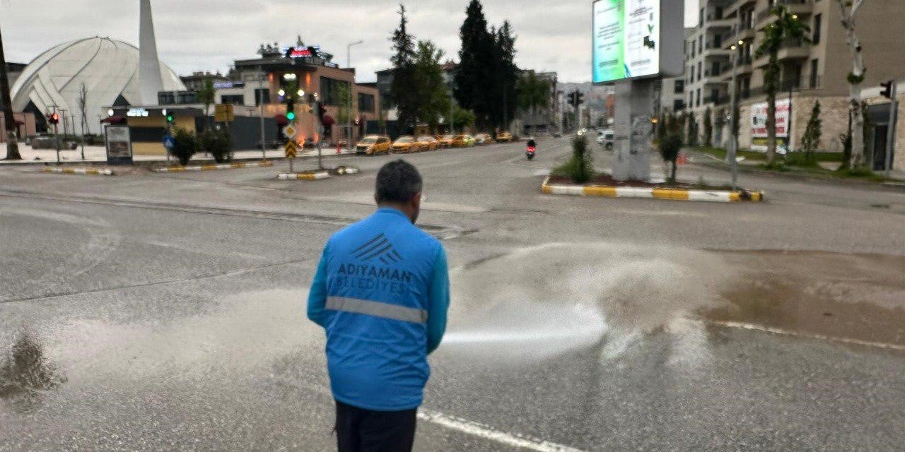 Yağış Sonrası Temizlik Çalışmaları Başladı