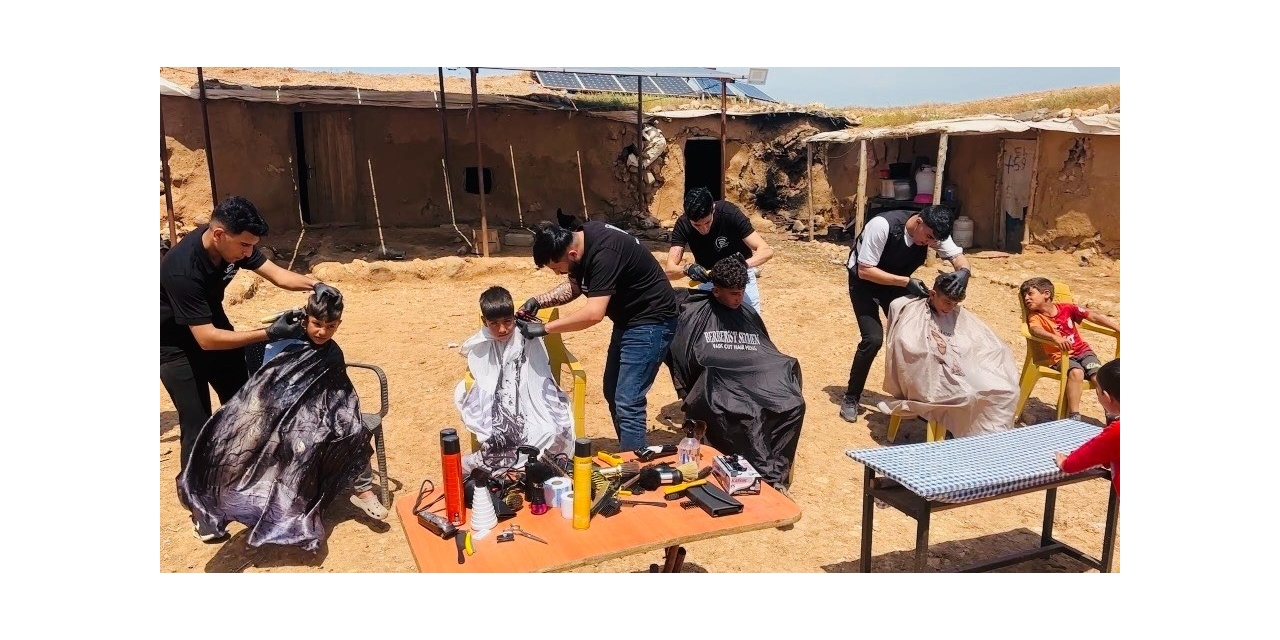 Şanlıurfa’da Gönüllü Berberler Çocukları Tıraş Etti