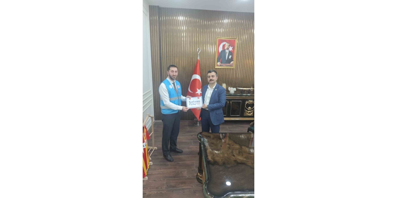 Dicle Kaymakamı Atış’tan Türkiye Diyanet Vakfına Kurban Bağışı