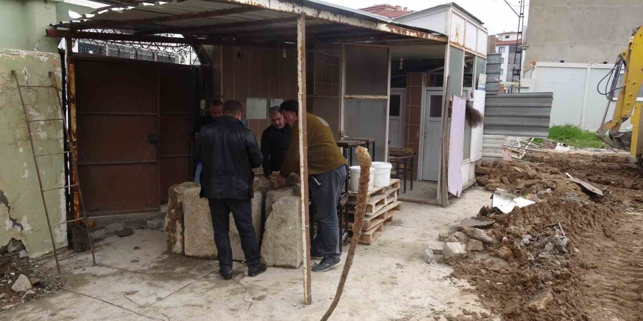 Kaçak Kazı İhbarında "altın Bulundu" İddiası Polisi Alarma Geçirdi