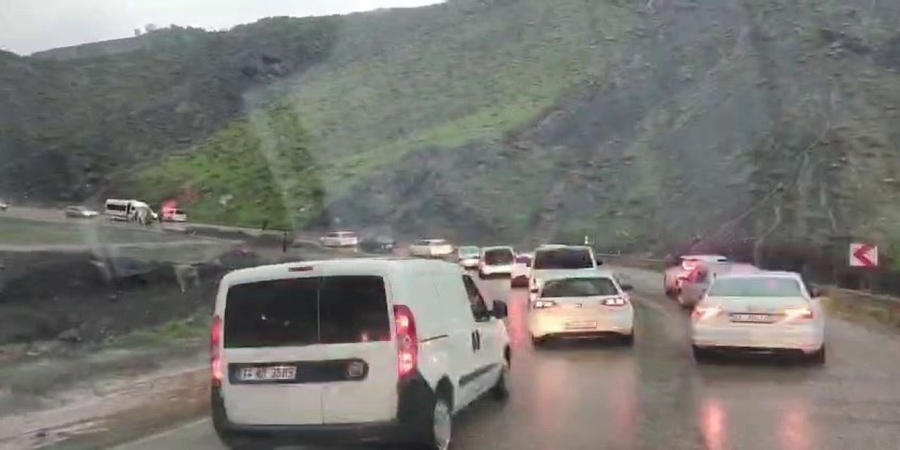 Adıyaman- Çelikhan Karayolunda Heyelan