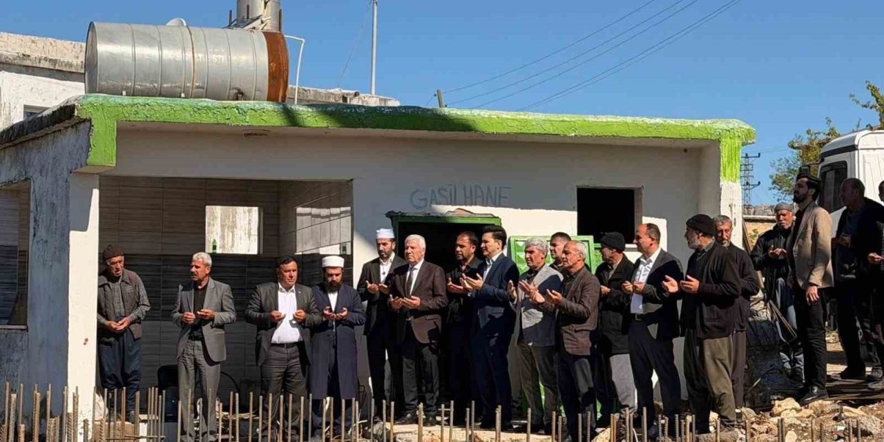 Çermik Belediye Başkanı Karamehmetoğlu Cami Temelini Attı