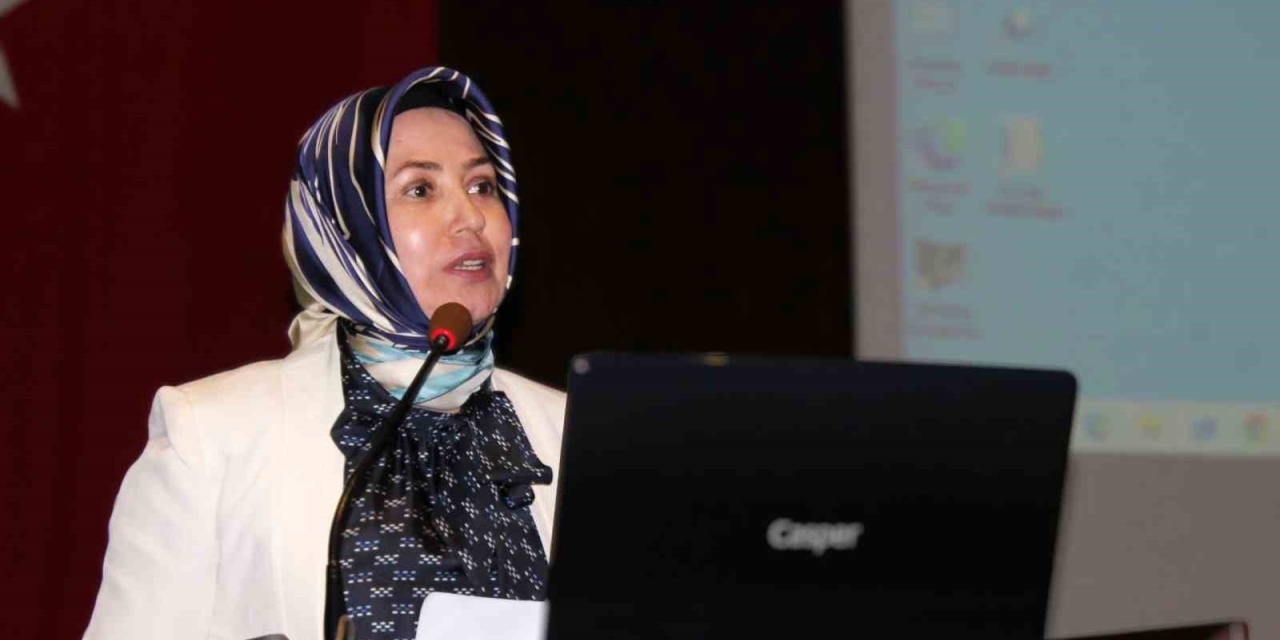 Gaün Hastanesi’nde Dünya Ebeler Günü Paneli Düzenlendi