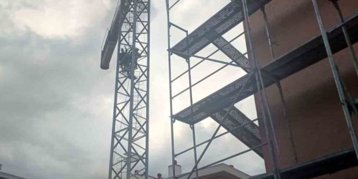 Kule Vinç Üzerinde Eylem