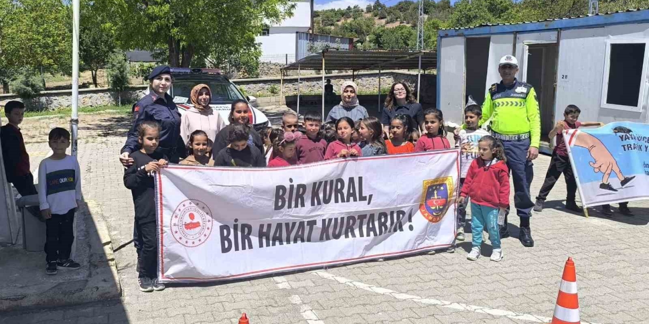 Adıyaman’da Öğrencilere Trafik Eğitimi Verildi