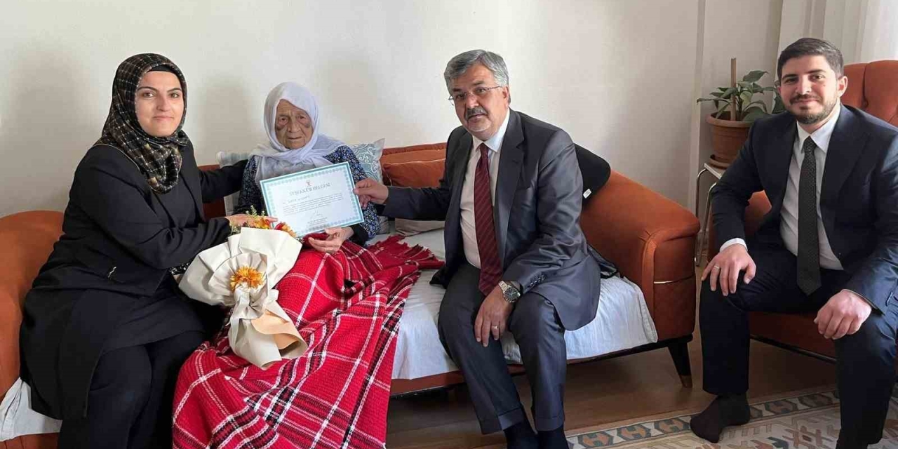 Ak Parti’den En Yaşlı Ve En Genç Üyeye Ziyaret