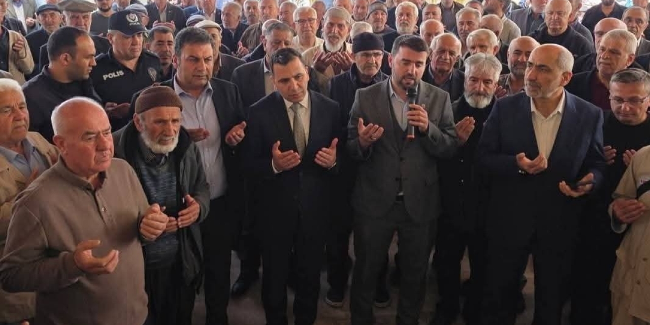Kutsal Topraklara Gidecek Hacılar Dualarla Uğurlandı