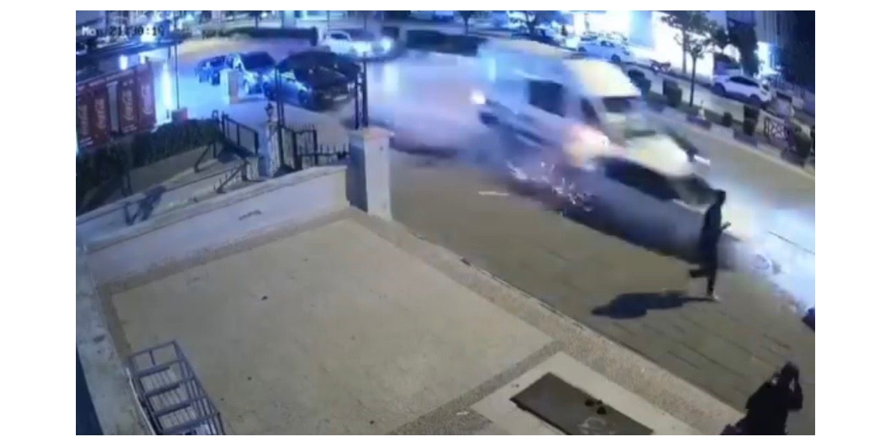Gaziantep’te Ambulansın Karıştığı Zincirleme Kazada 3 Kişi Yaralandı