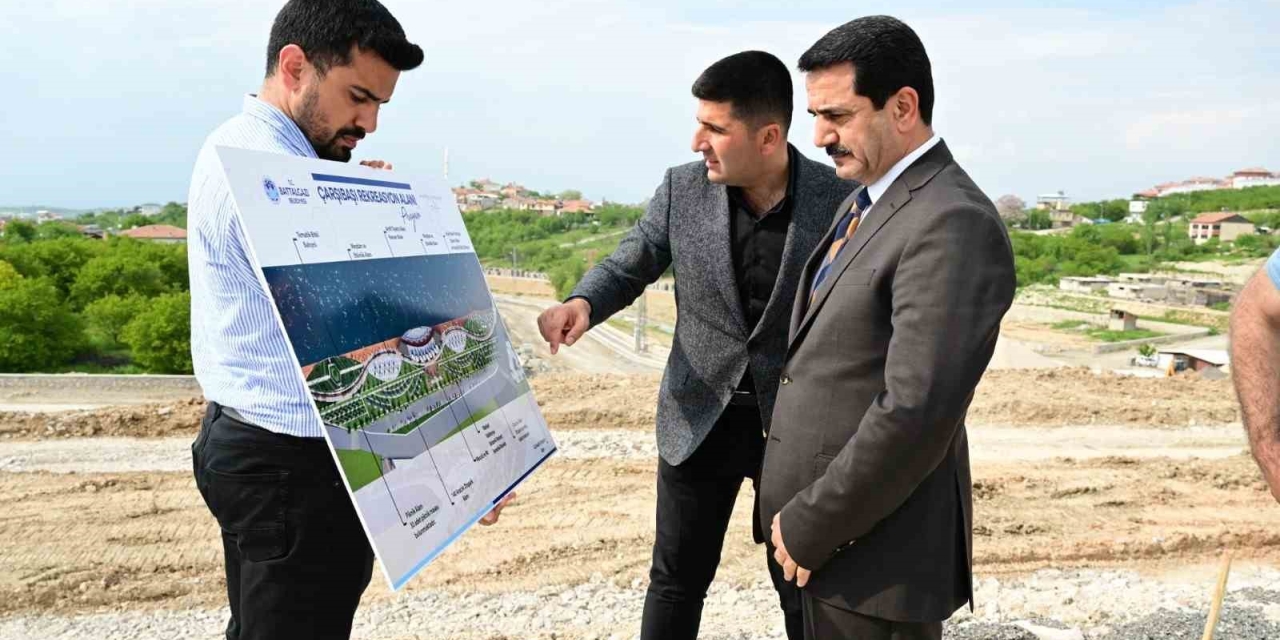 Başkan Taşkın Çarşıbaşı Yenileme Alanı’nda İncelemelerde Bulundu