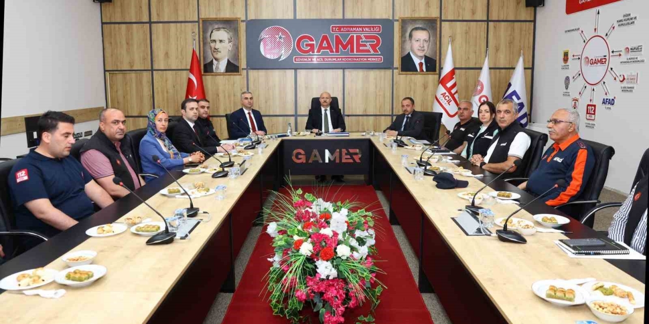 Vali Küçük, 112 Acil Çağrı Merkezi’nde İncelemelerde Bulundu
