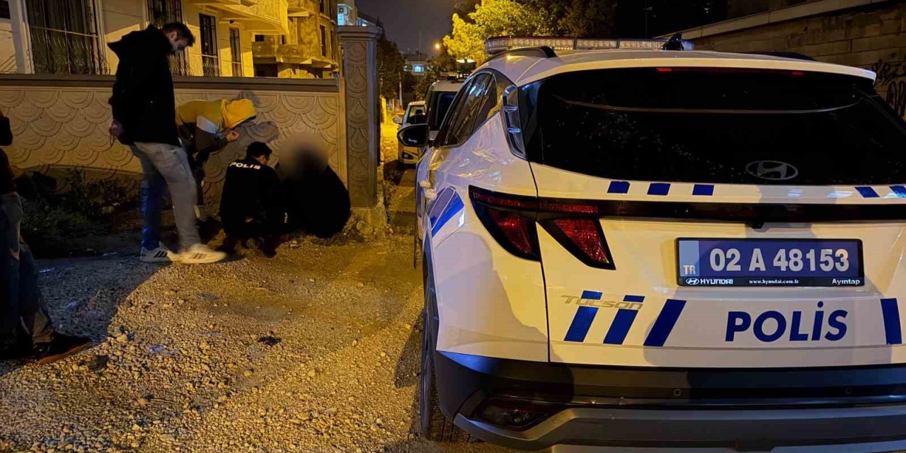 Duvar Dibine Çöken Kadın Ekipleri Harekete Geçirdi